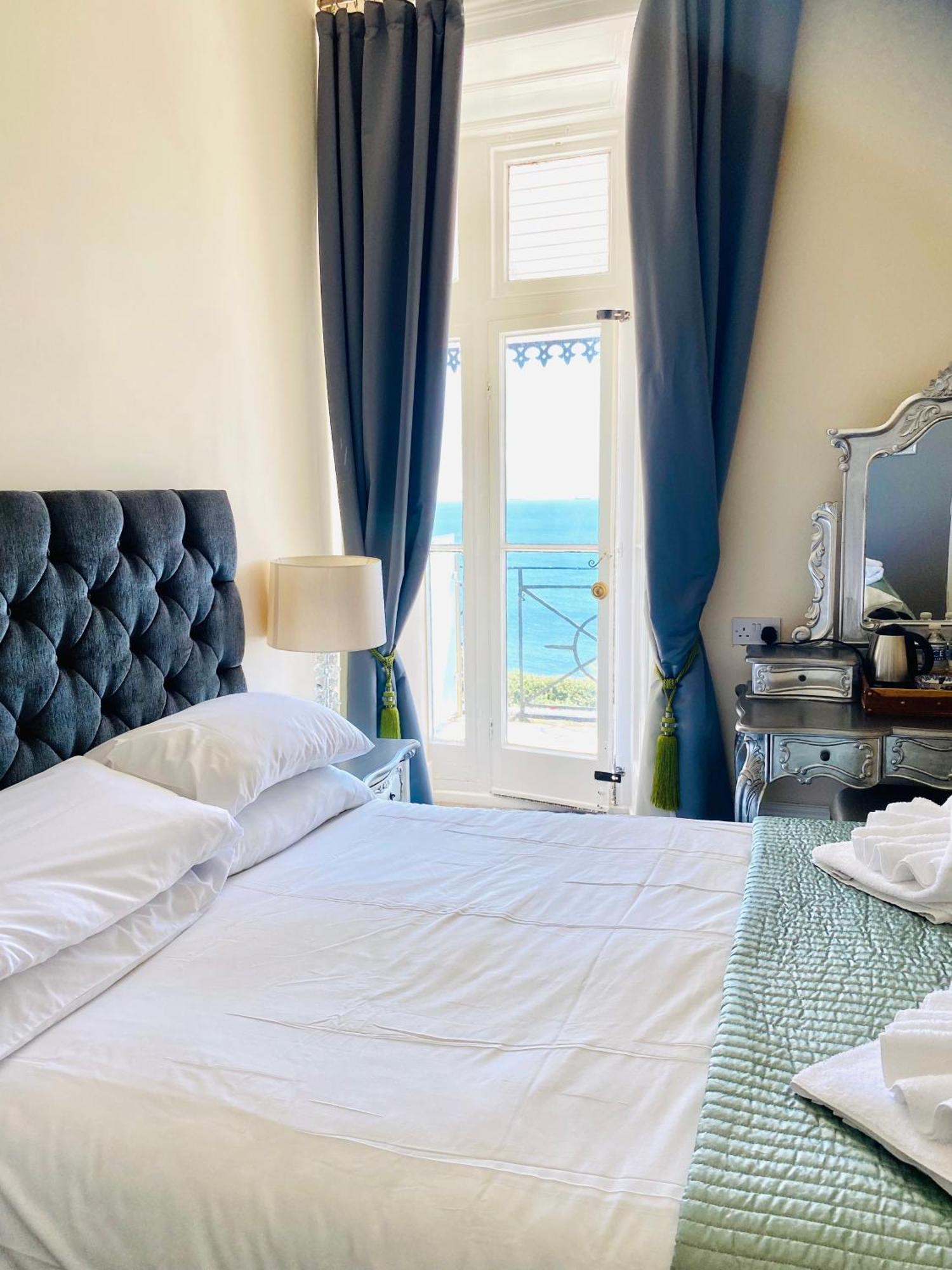 Villa Mentone Hotel Шанклин Екстериор снимка
